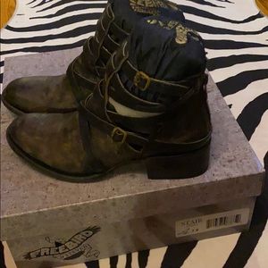 BNWB Freebird by Steven booties